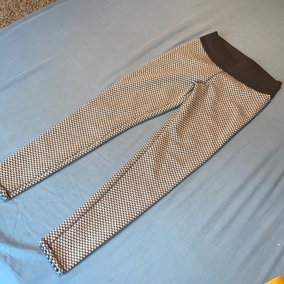 Scrunch Booty Legging. Size Sm - Picture 3 of 3